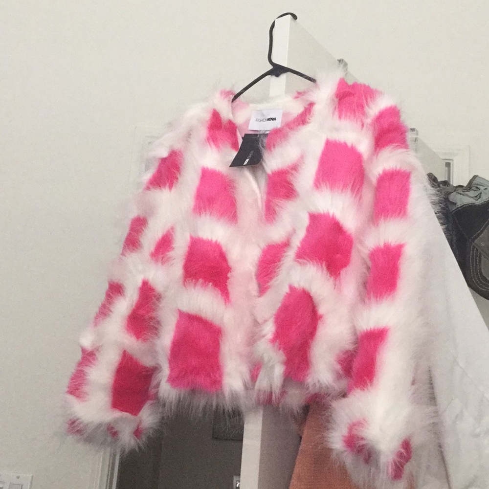 Be careful faux fur Jacket ✨